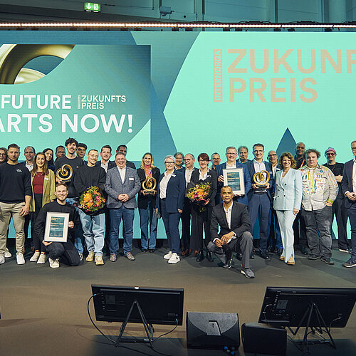 Gruppenfoto der Jury und Gewinnende des INTERNORGA Zukunftspreises 2025